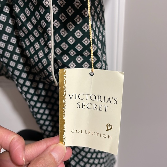 Victoria’s Secret PJ set - Picture 7 of 9